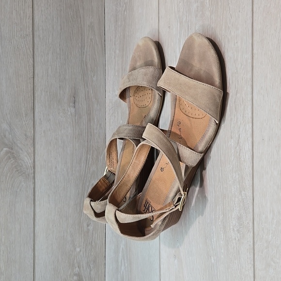 Sofft Women Suede Ankle Strap Wedge Sandals shoes sz 10M - Picture 1 of 9